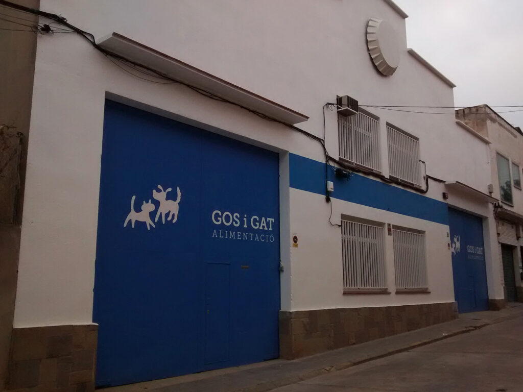 Actividad de comercio de alimentacion para mascotas en El Masnou | Oficina Eléctrica El Masnou